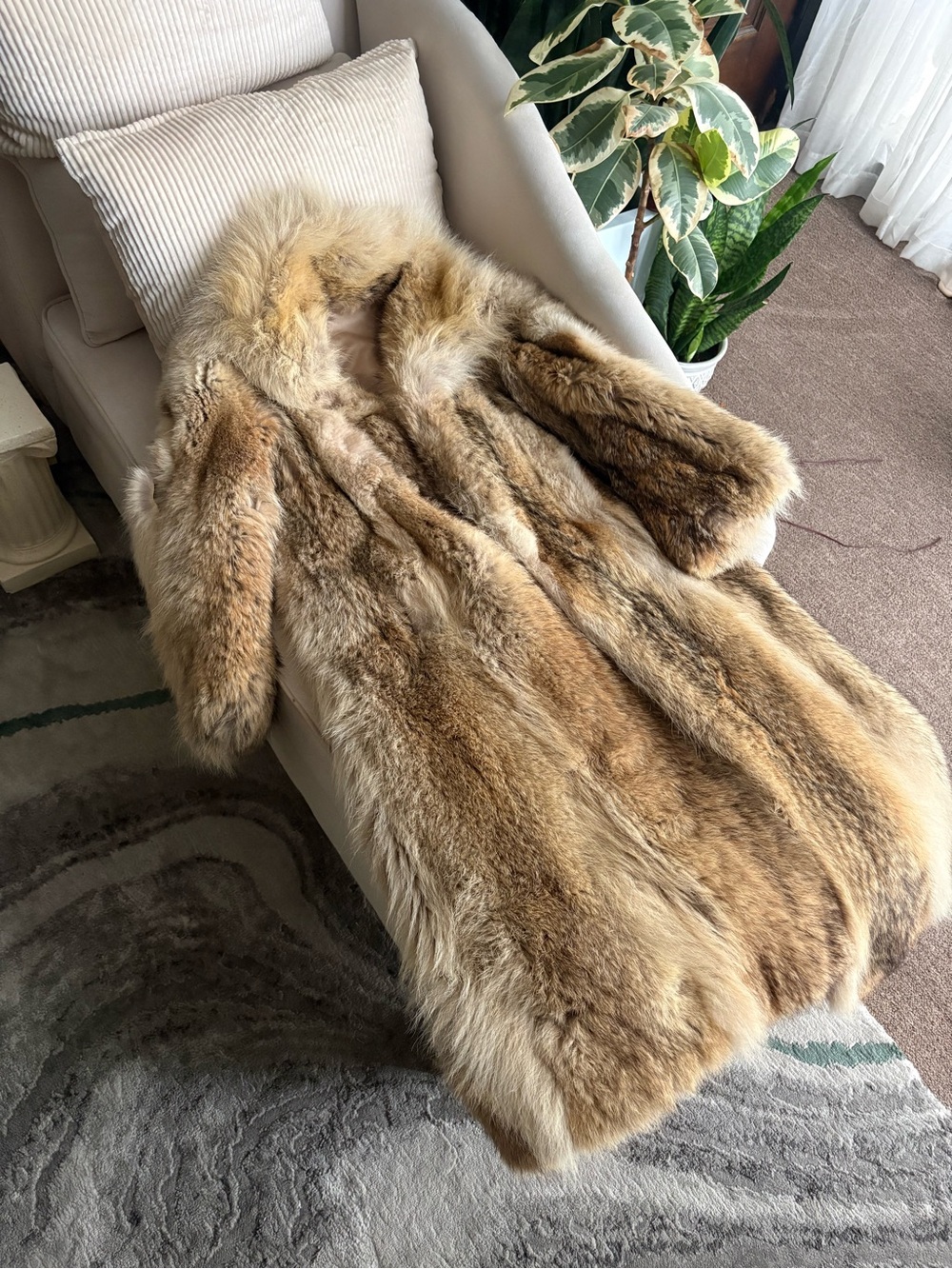 Fluffy brown coyote Fur Coat - Women’s Plush Winter Jacket